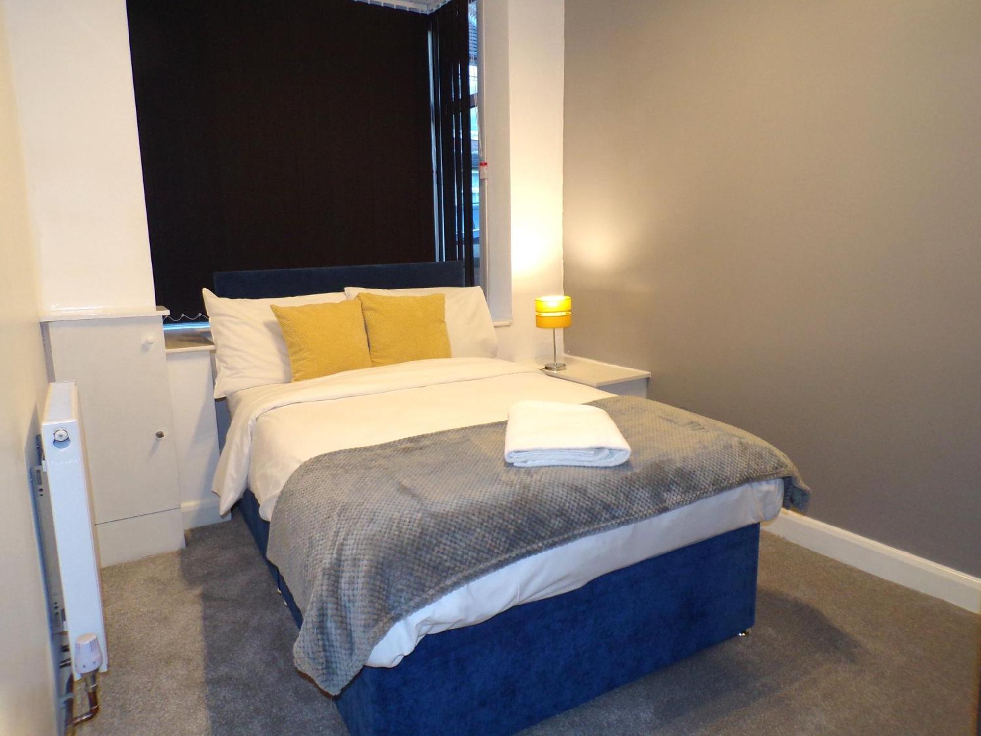 Hazelhurst House - 4 Bedrooms 2 Bathrooms Stoke-on-Trent المظهر الخارجي الصورة